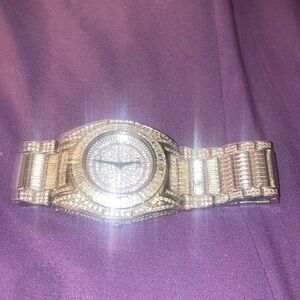 I am selling this watch for any man or woman wants it